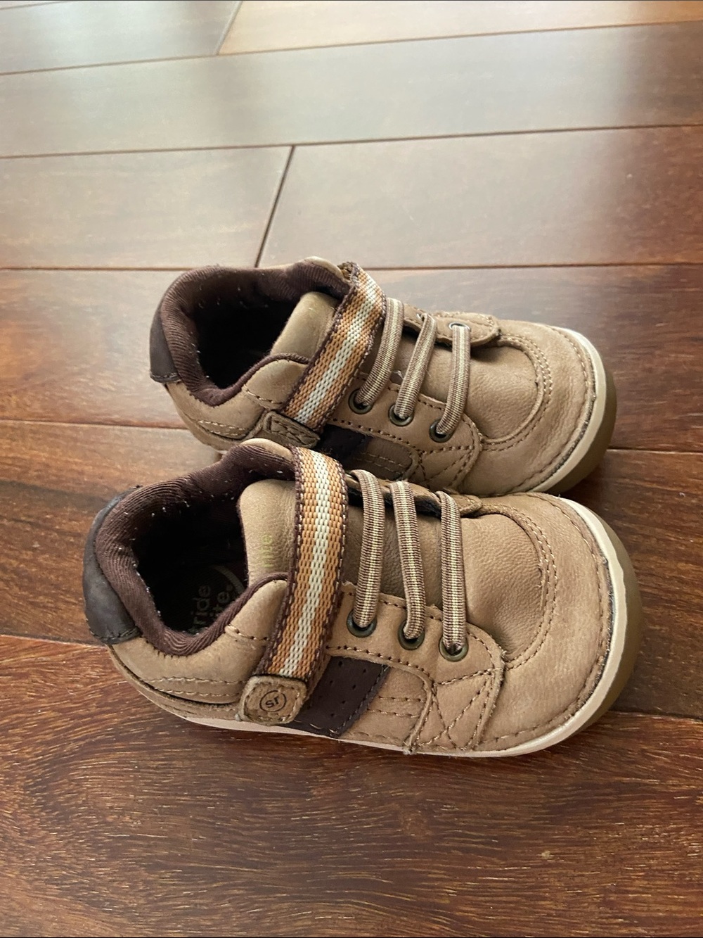 Stride Rite boys 5w shoes